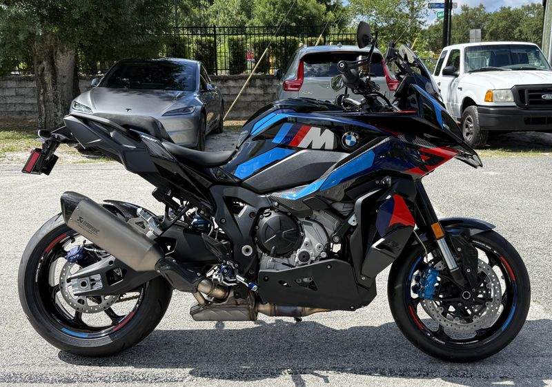 2026 BMW M 1000 XR
