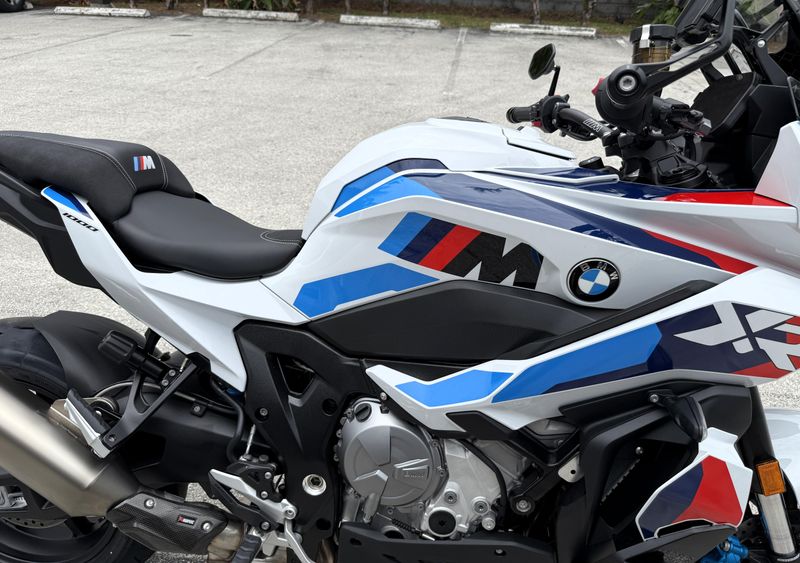 2025 BMW M 1000 XR 