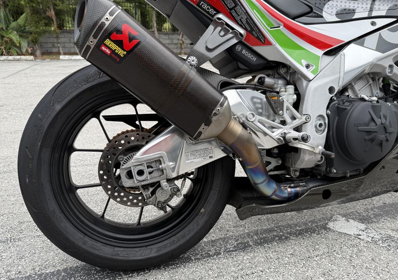2017 Aprilia Tuono V4 1100 Factory ABS 
