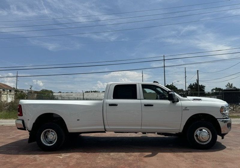 2024 RAM 3500 Tradesman Crew Cab 4x4 8