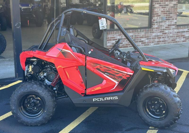 2025 Polaris RZR 200Image 1