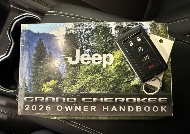 New 2026 Jeep Grand Cherokee L Limited 4x4Image 25