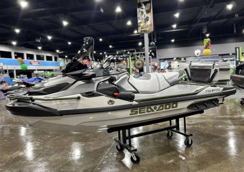 2025 Sea-Doo FISHPRO APEX 300 (SOUND SYSTEM) Image 2