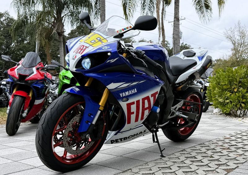 Used 2010 Yamaha YZF R1 LE 