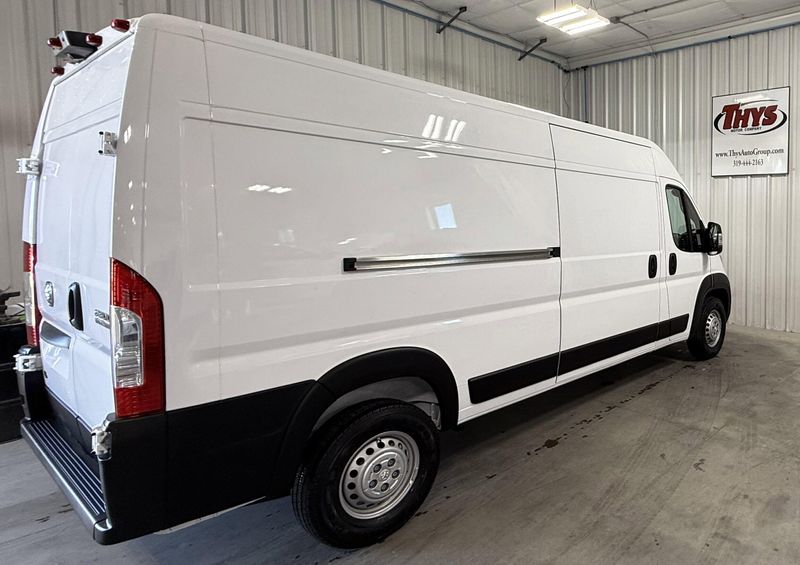 Used 2025 RAM ProMaster 2500 TradesmanImage 3