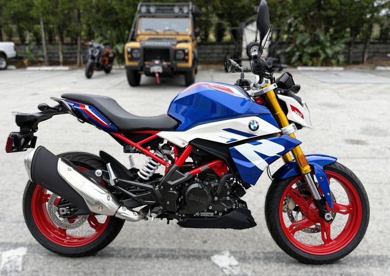 2025 BMW G 310 R