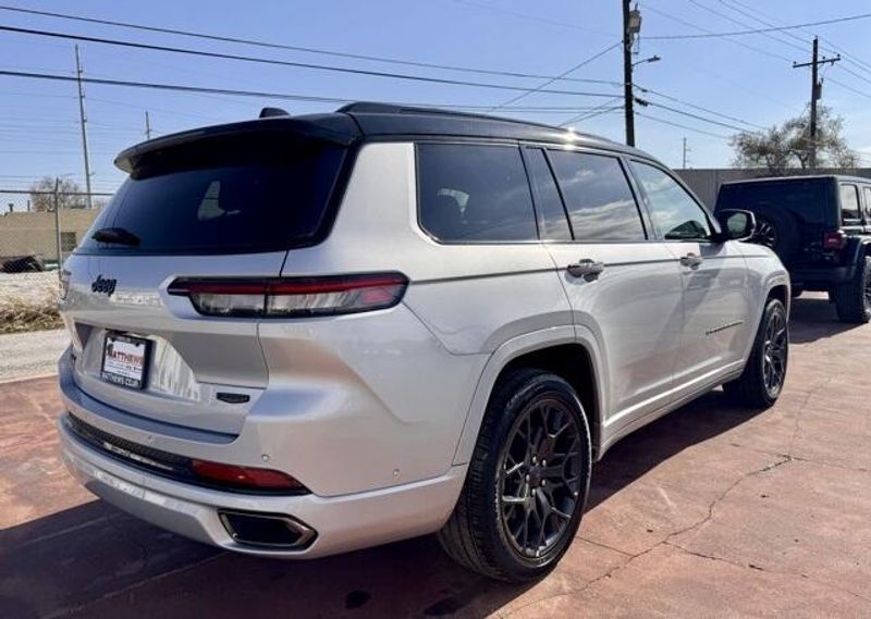 New 2025 Jeep Grand Cherokee L Summit Reserve 4x4Image 5