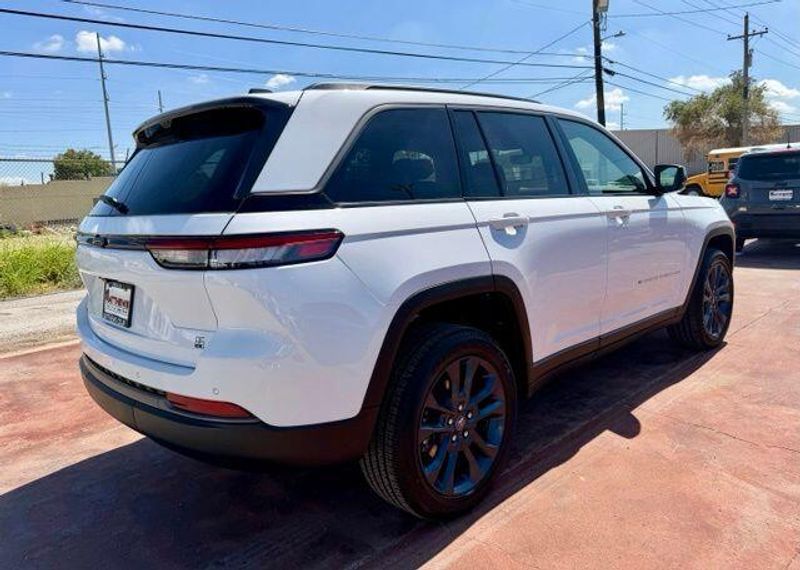 New 2026 Jeep Grand Cherokee 85th Anniversary Edition 4x4Image 5