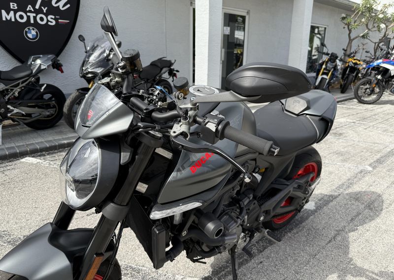 2022 Ducati Monster 937 