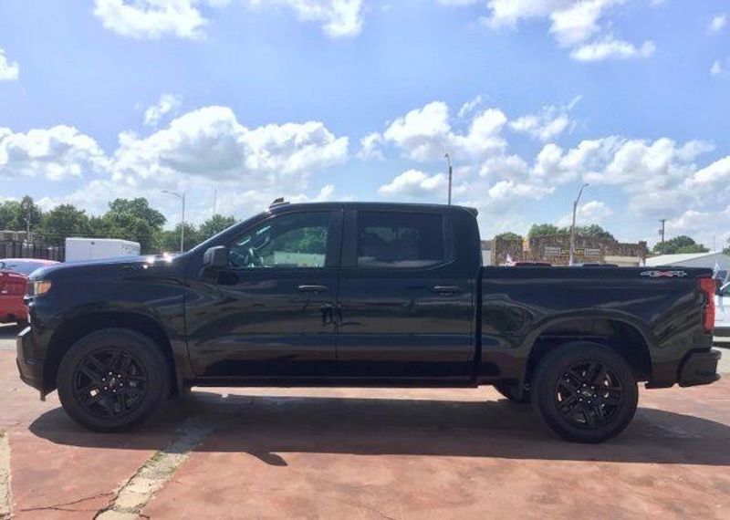 Used 2022 Chevrolet Silverado 1500 LTD CustomImage 9