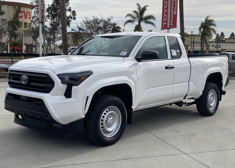 2024 Toyota Tacoma SRImage 6