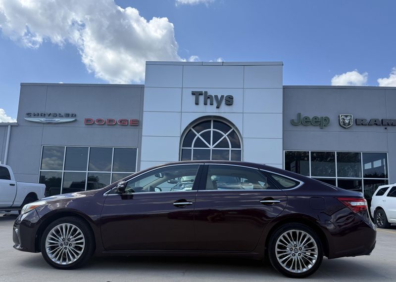 Used 2018 Toyota Avalon LimitedImage 35