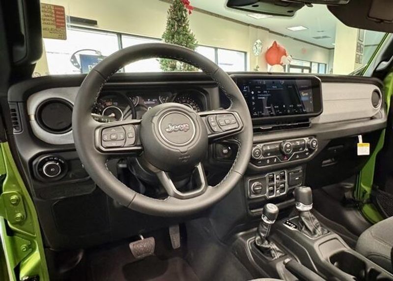 New 2026 Jeep Wrangler 4-door Sport SImage 9