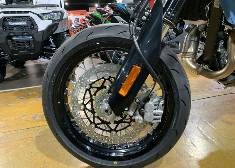 New 2025 Suzuki DR-Z4SM Image 17