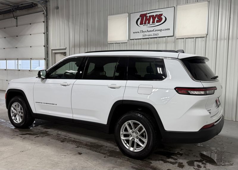 Used 2024 Jeep Grand Cherokee L LaredoImage 17