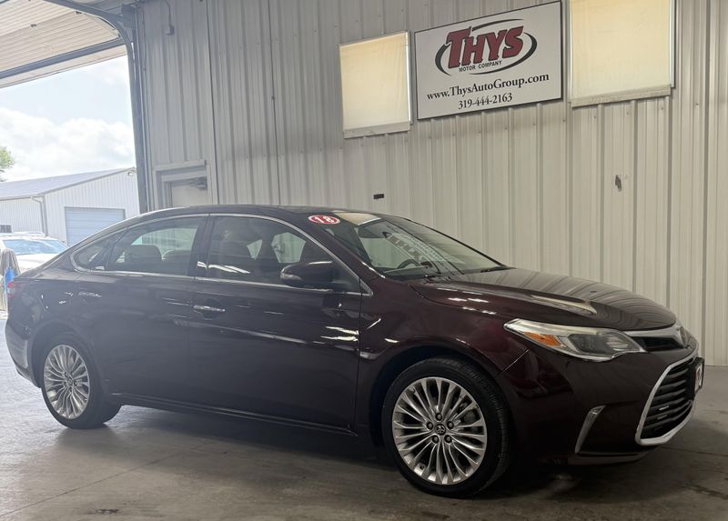 Used 2018 Toyota Avalon LimitedImage 1