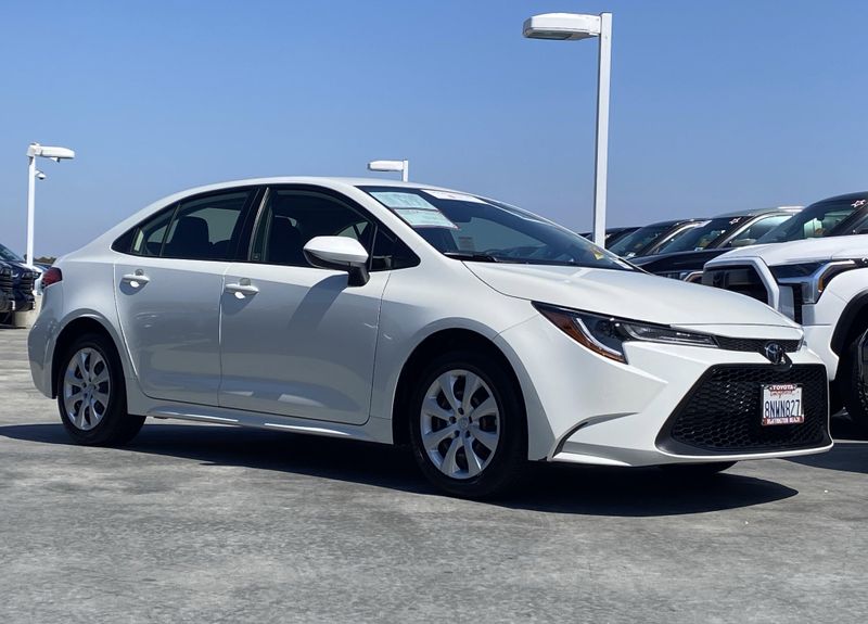 Used 2020 Toyota Corolla LEImage 2