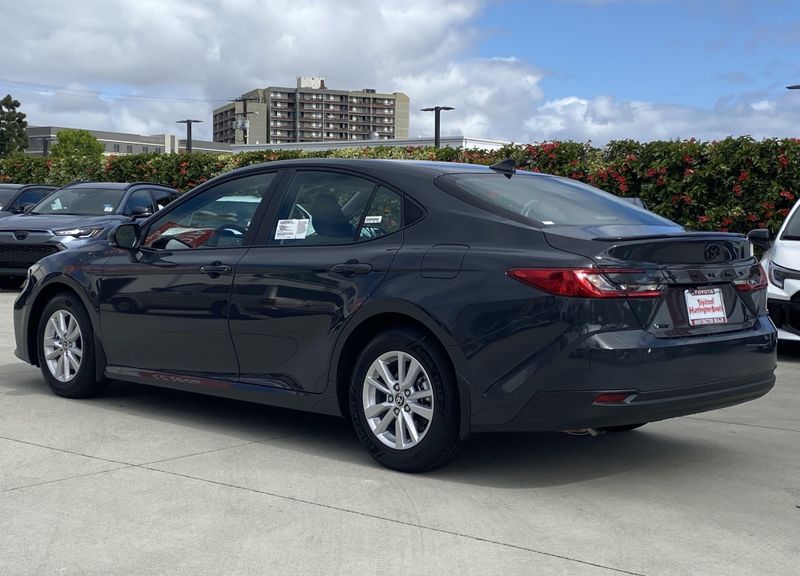 2025 Toyota Camry LEImage 5