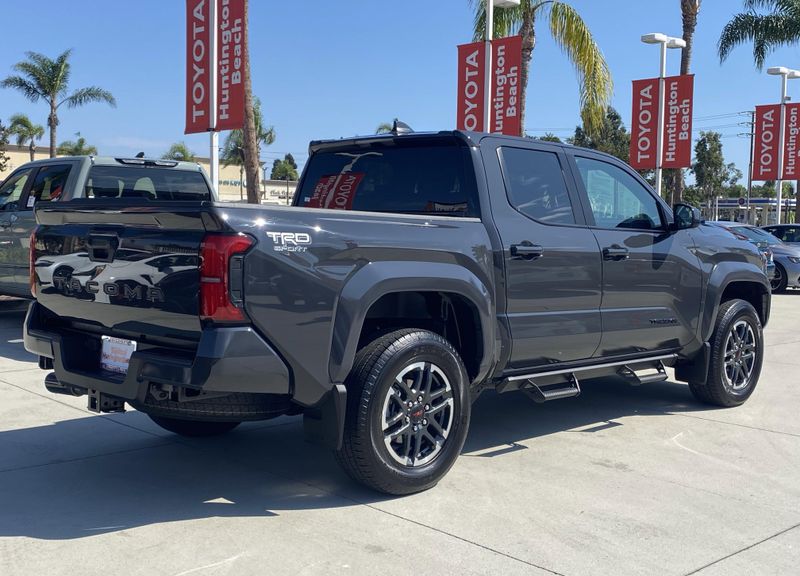 Used 2025 Toyota Tacoma TRD SportImage 3