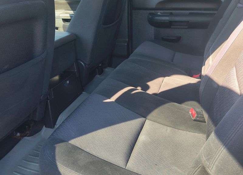 Used 2011 Chevrolet Silverado 2500HD Image 18