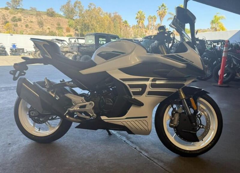 New 2026 CFMOTO 450SS Image 4