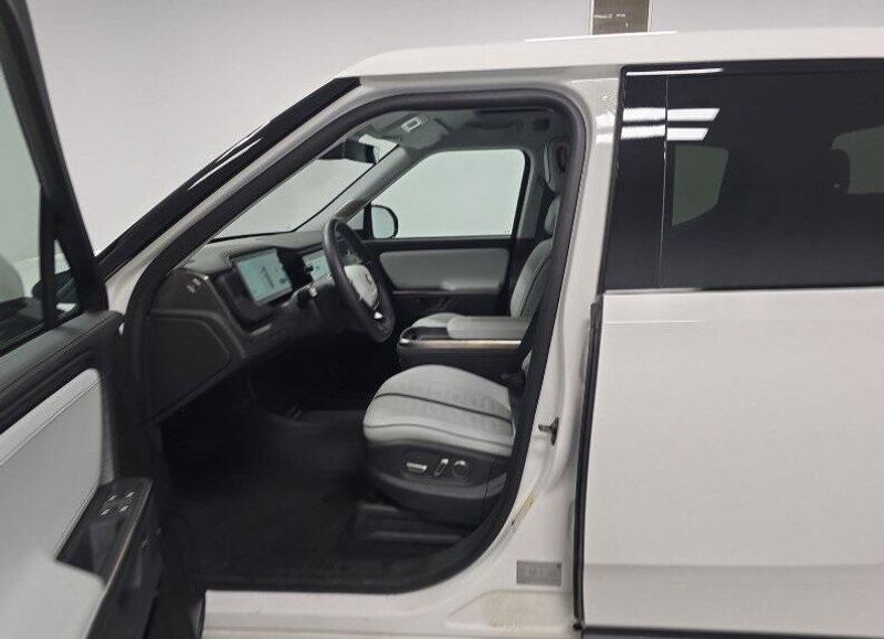 used 2025 Rivian R1T | Lotus of Dallas | Carrollton, TX 75006