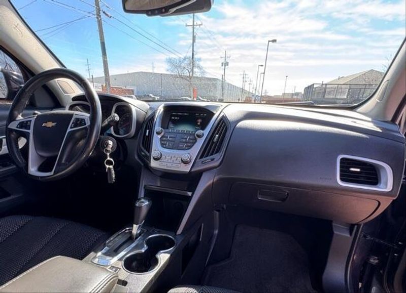 Used 2017 Chevrolet Equinox LTImage 12