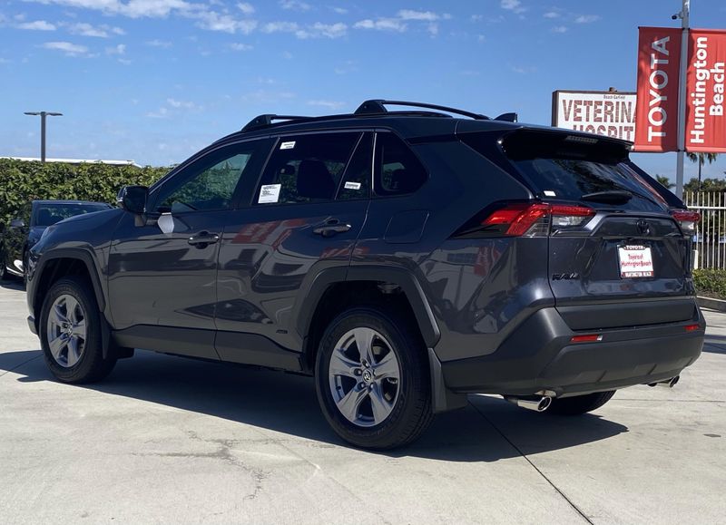 New 2025 Toyota RAV4 Hybrid XLEImage 5