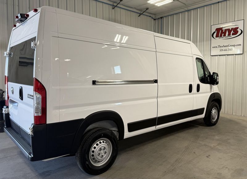 Used 2025 RAM ProMaster 2500 TradesmanImage 3