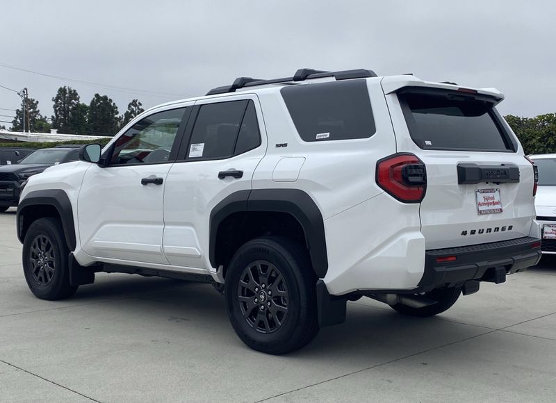 New 2025 Toyota 4Runner SR5Image 5