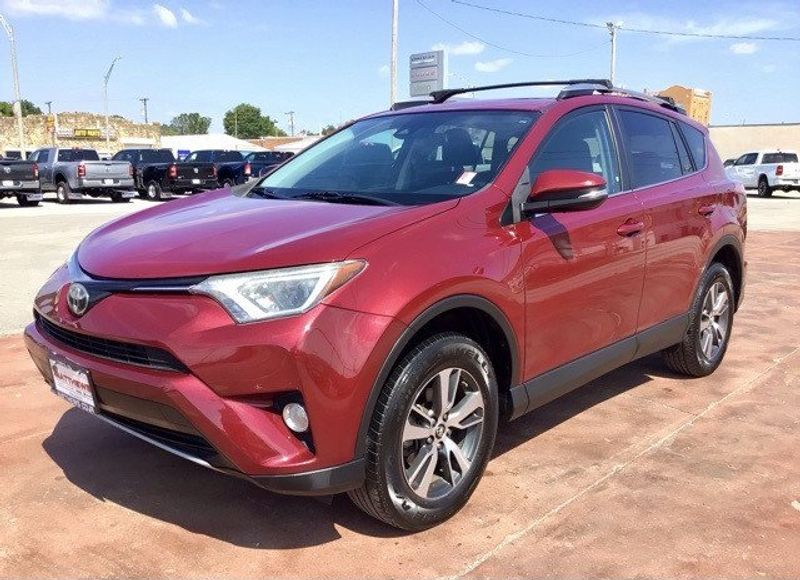 2018 Toyota RAV4 XLEImage 1