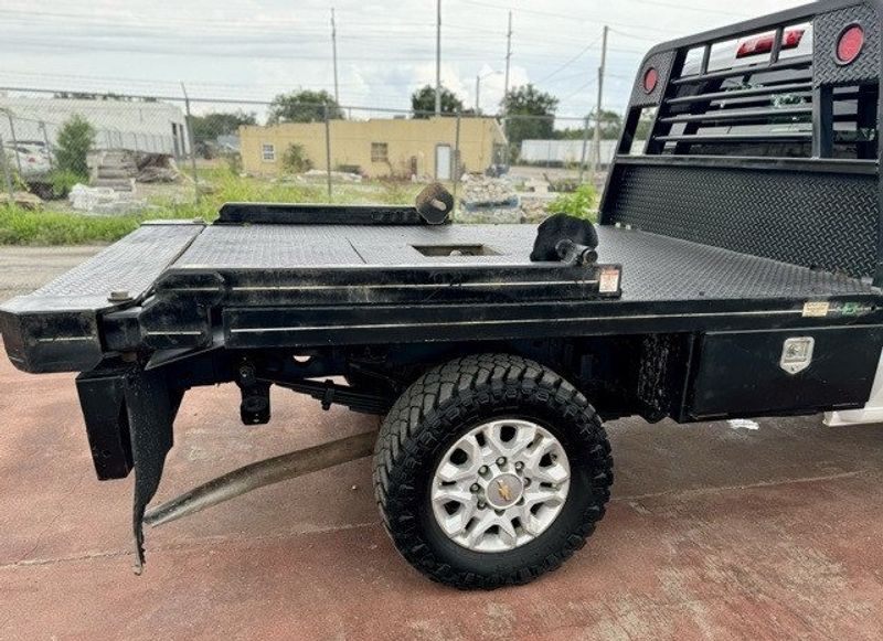 2022 Chevrolet Silverado 3500HD LTImage 8