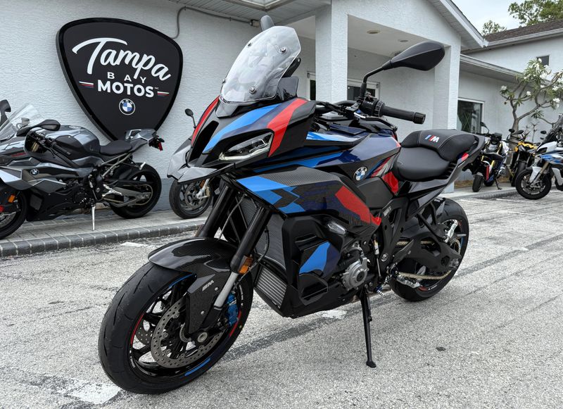 2025 BMW M 1000 XR