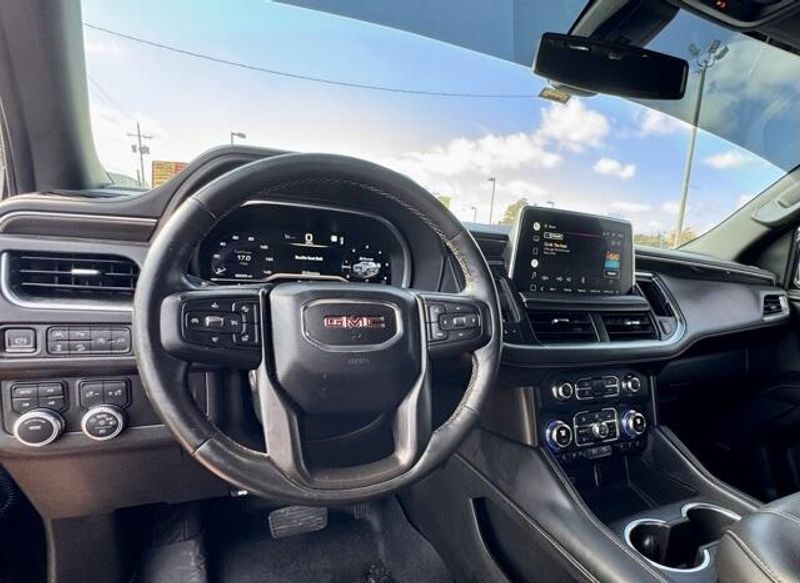Used 2022 GMC Yukon AT4Image 10