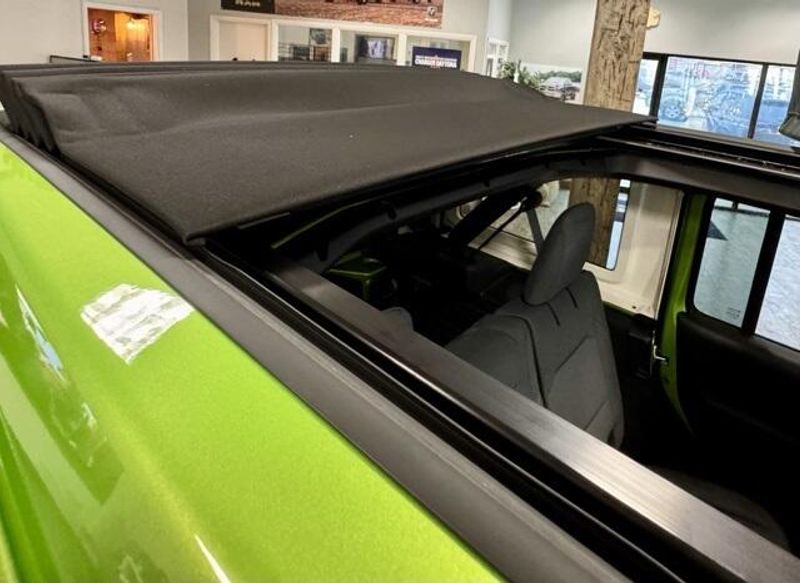 New 2026 Jeep Wrangler 4-door Sport SImage 17