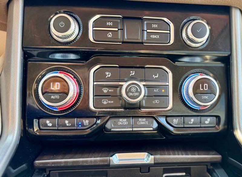 Used 2022 GMC Yukon DenaliImage 22