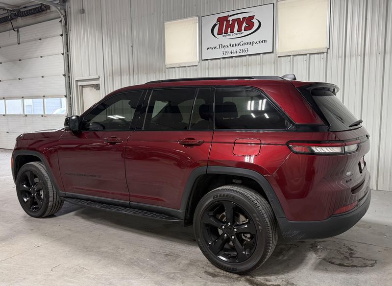 Used 2024 Jeep Grand Cherokee AltitudeImage 15