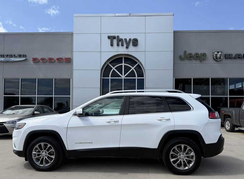 Used 2021 Jeep Cherokee Latitude PlusImage 35