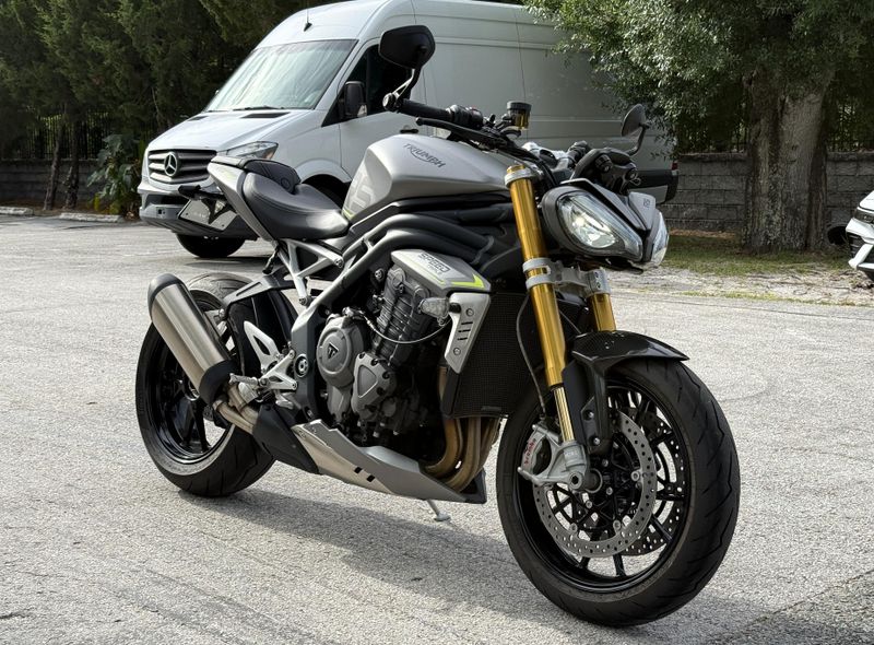 2022 Triumph Speed Triple 1200 RS