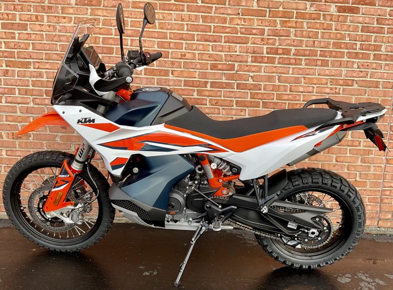 2024 KTM Adventure 890 RImage 4