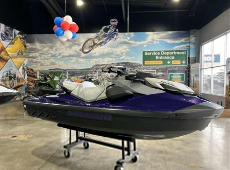 New 2025 Sea-Doo GTI SE 170 (SOUND SYSTEM) Image 8