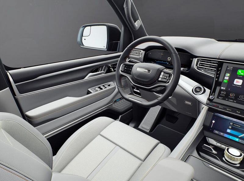 2027 Jeep Grand Wagoneer Summit Obsidian 4x4