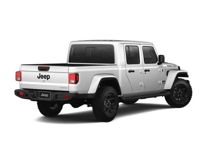 New 2025 Jeep Gladiator High TideImage 2