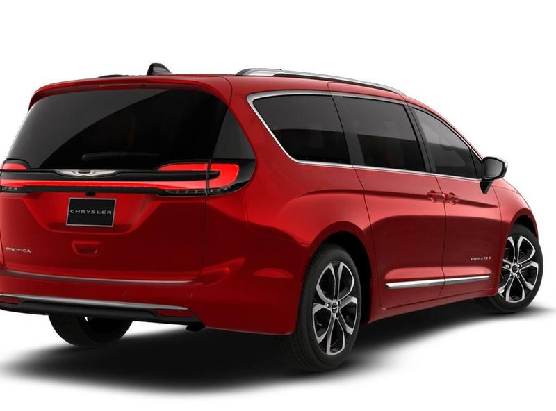 2026 Chrysler Pacifica Pinnacle photo 2