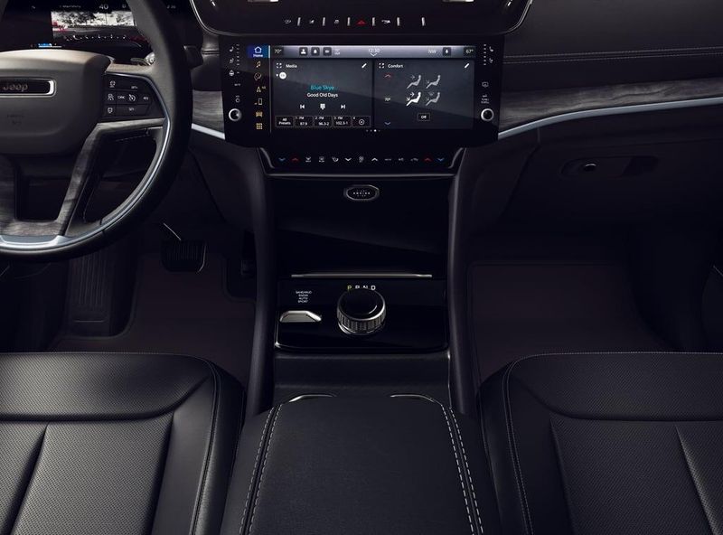 New 2026 Jeep Grand Cherokee Limited Reserve 4x4Image 5