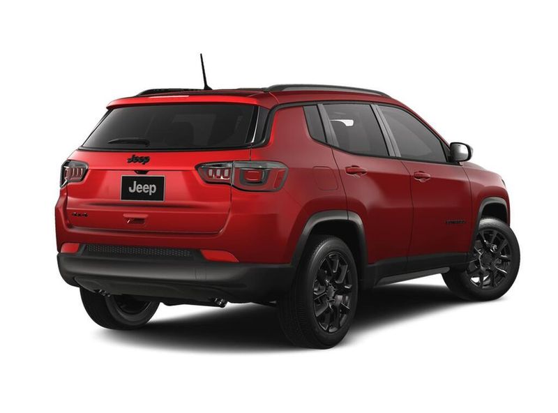 2025 Jeep Compass Latitude photo 2