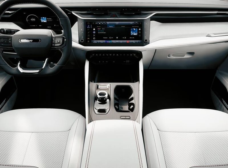 New 2027 Jeep Cherokee Limited 4x4Image 5