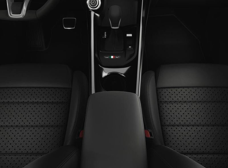 2025 Alfa Romeo Tonale AwdImage 4