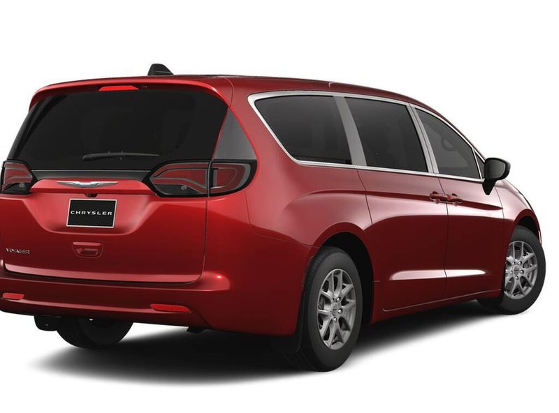 2025 Chrysler Voyager LxImage 2