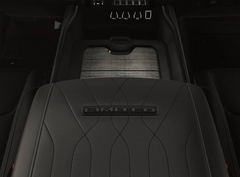 New 2026 RAM 1500 Limited Crew Cab 4x4 5
